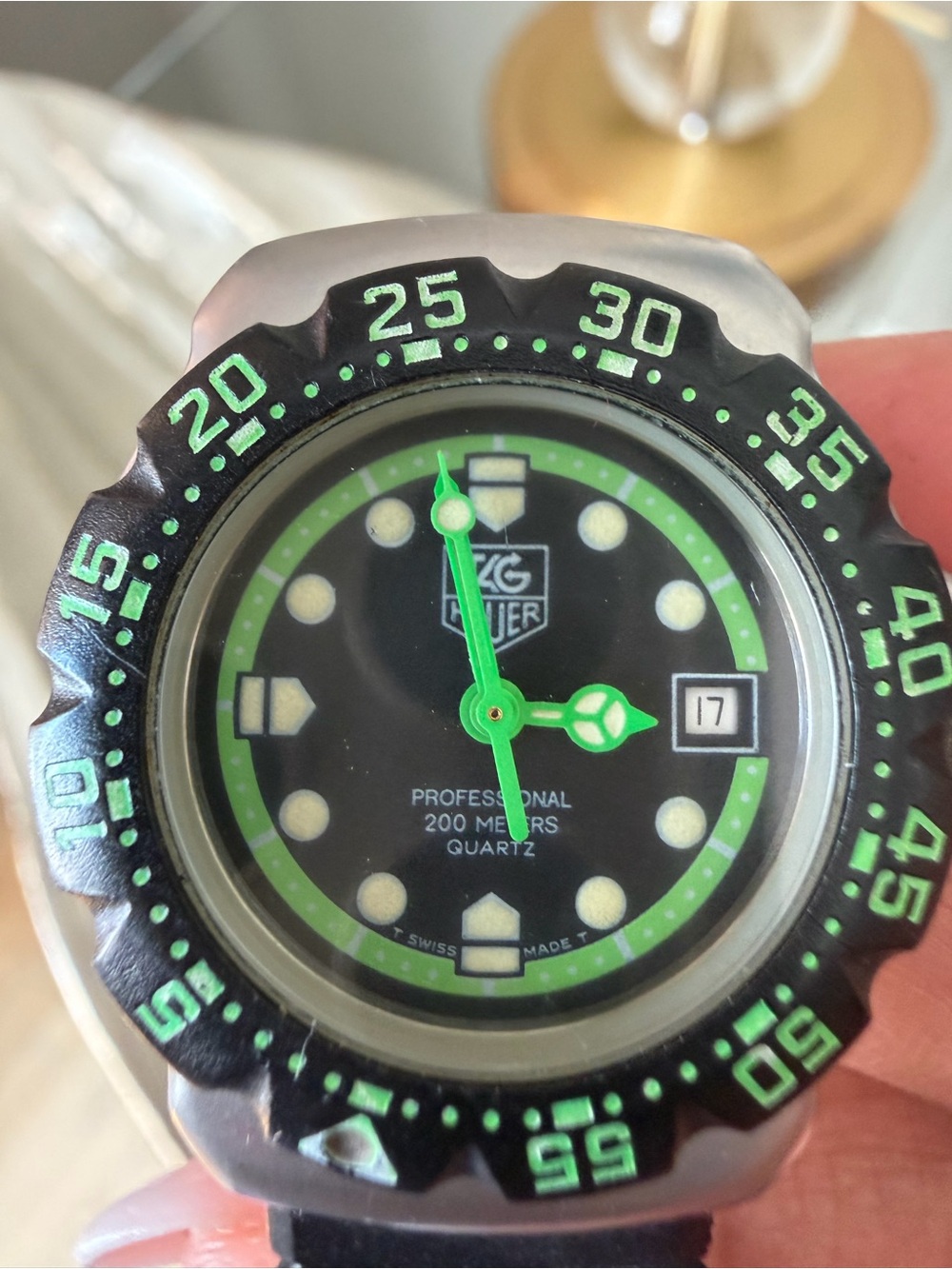 TAG Heuer Professional 200M Quartz Formula 1 375.508